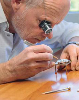 詹姆士·约翰森-常德百达翡丽维修服务中心制表师